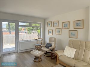 Sitting room- click for photo gallery
